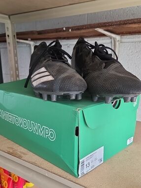 Men's Black Athletic Soccer Cleats - Lightweight Performance